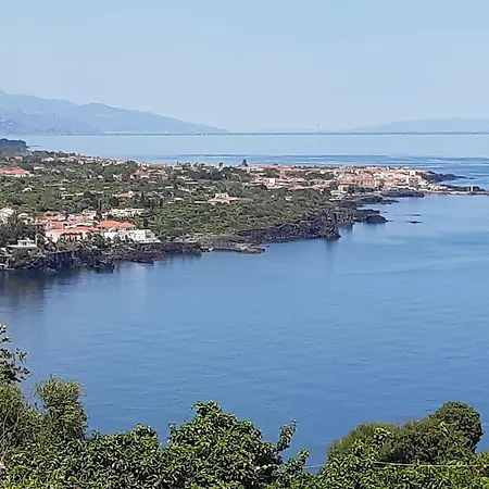 Coco House, Mansarda Vista Mare * Acireale