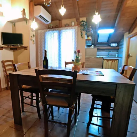 Coco House, Mansarda Vista Mare アチレアーレ