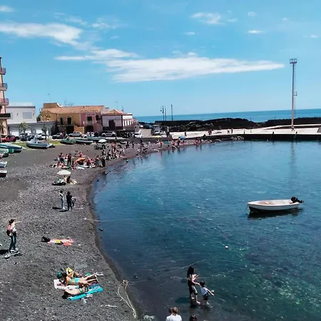 Coco House, Mansarda Vista Mare Acireale